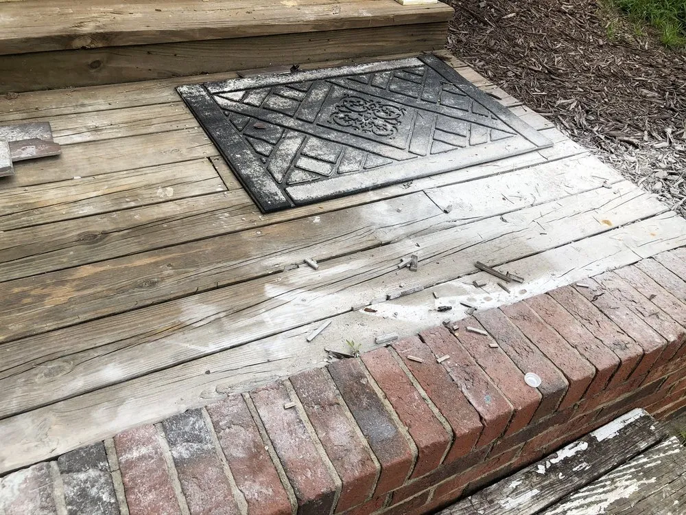 Slide of Paredes 336 Renovations