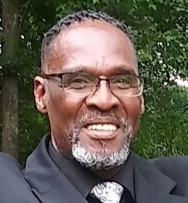 Paris Roofing & Gutters Logo