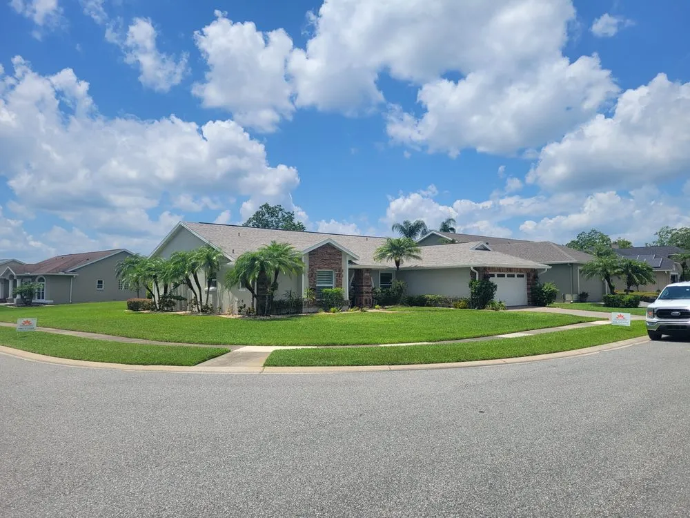 Slide of Parlament Roofing & Construction