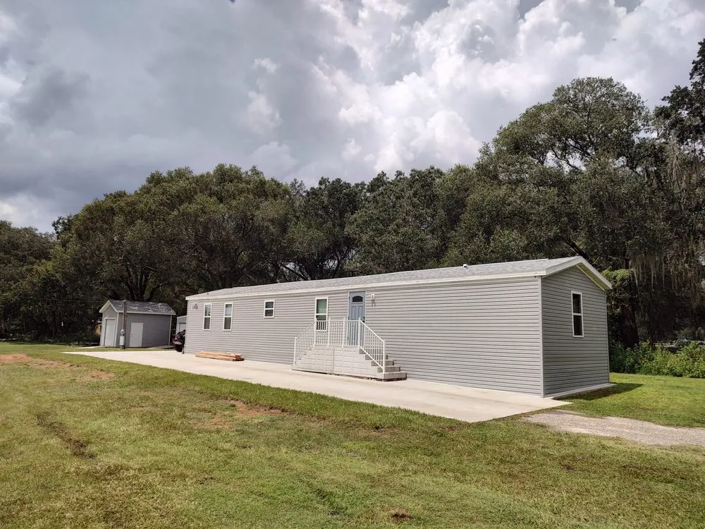 Slide of Parlament Roofing & Construction