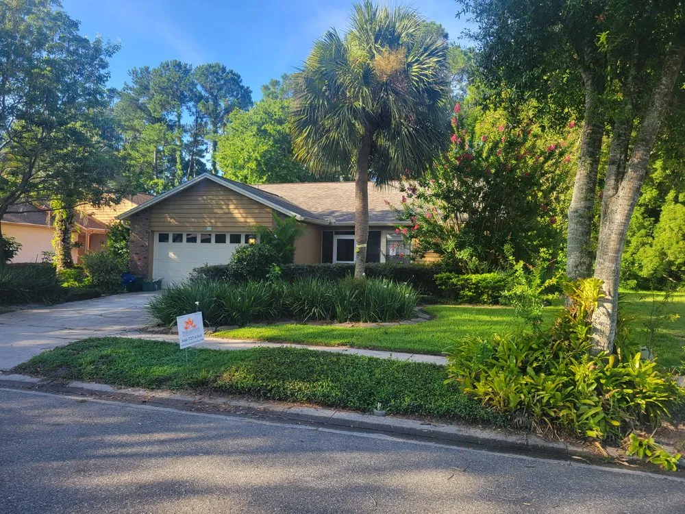 Slide of Parlament Roofing & Construction
