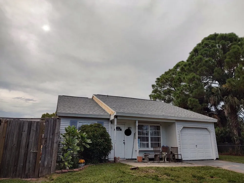 Slide of Parlament Roofing & Construction