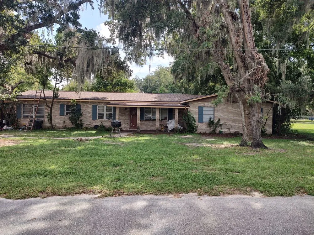 Slide of Parlament Roofing and Construction