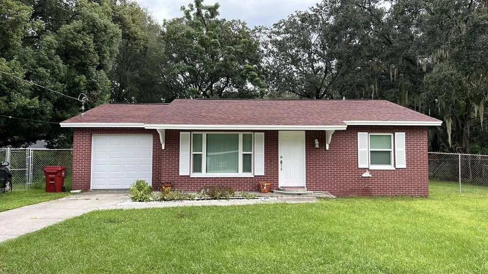 Slide of Parlament Roofing and Construction