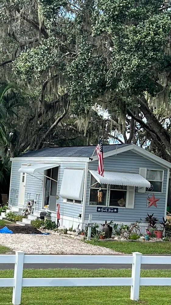 Slide of Parlament Roofing and Construction