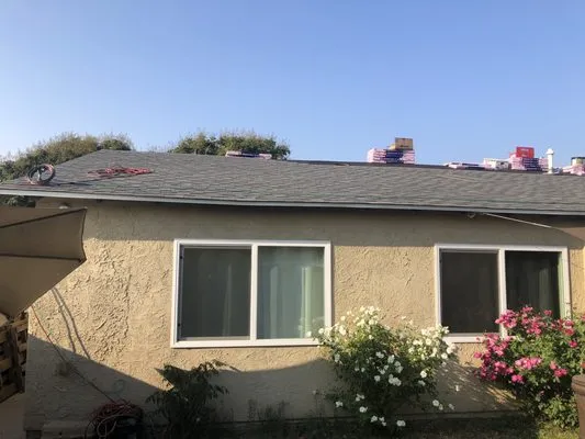 Patriot Custom Roofing Logo