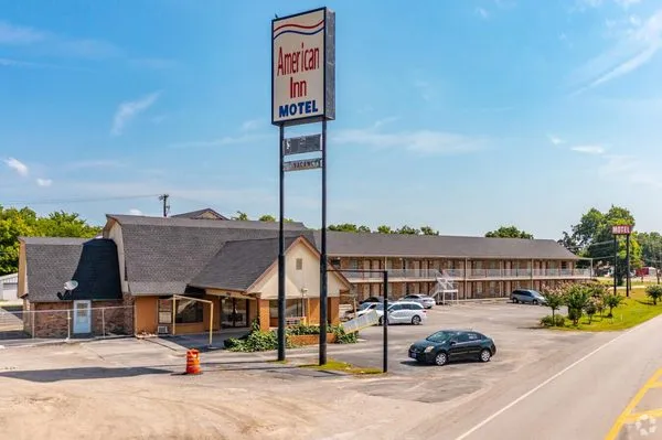 Patriot Roofing & Construction Logo