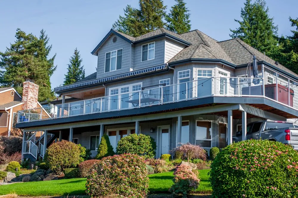 Slide of Patriot Roofing