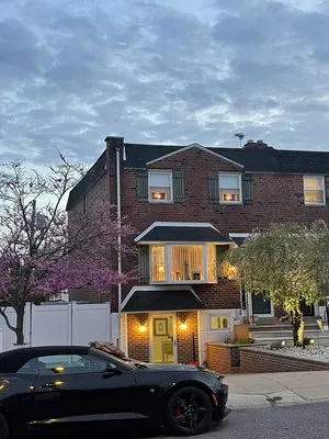 Pat's Roofing Solutions Logo