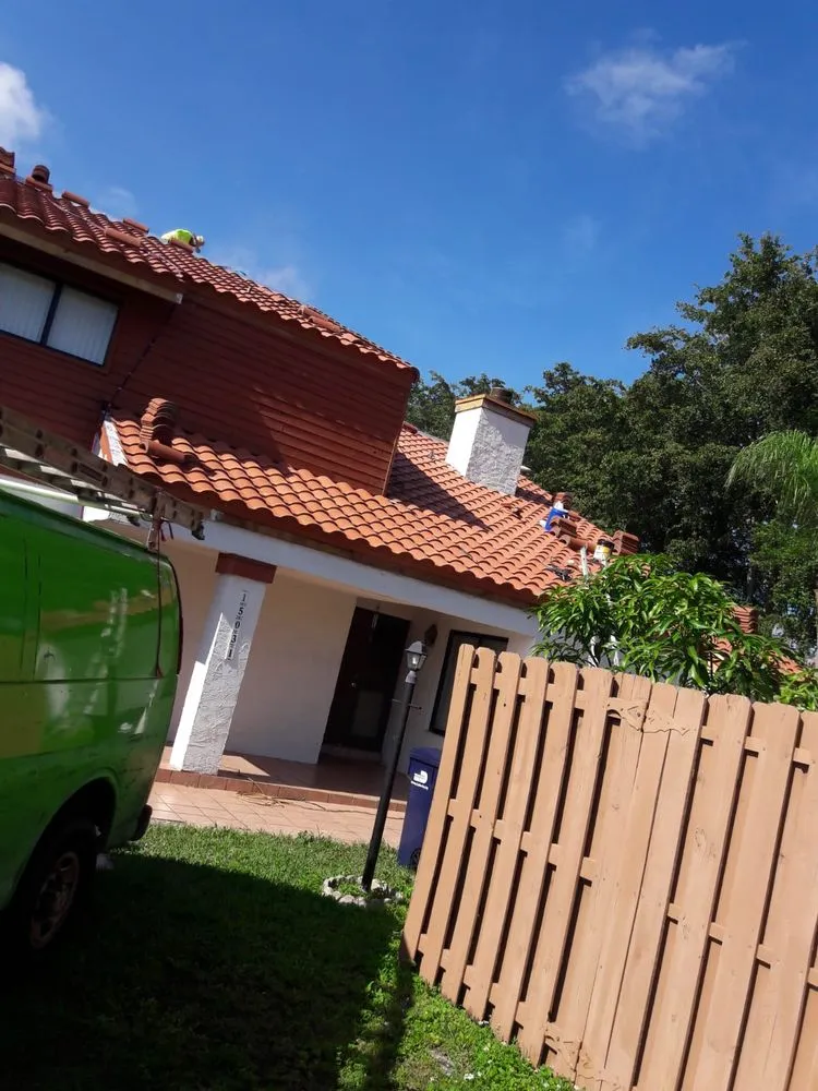 Slide of Paula Roofing