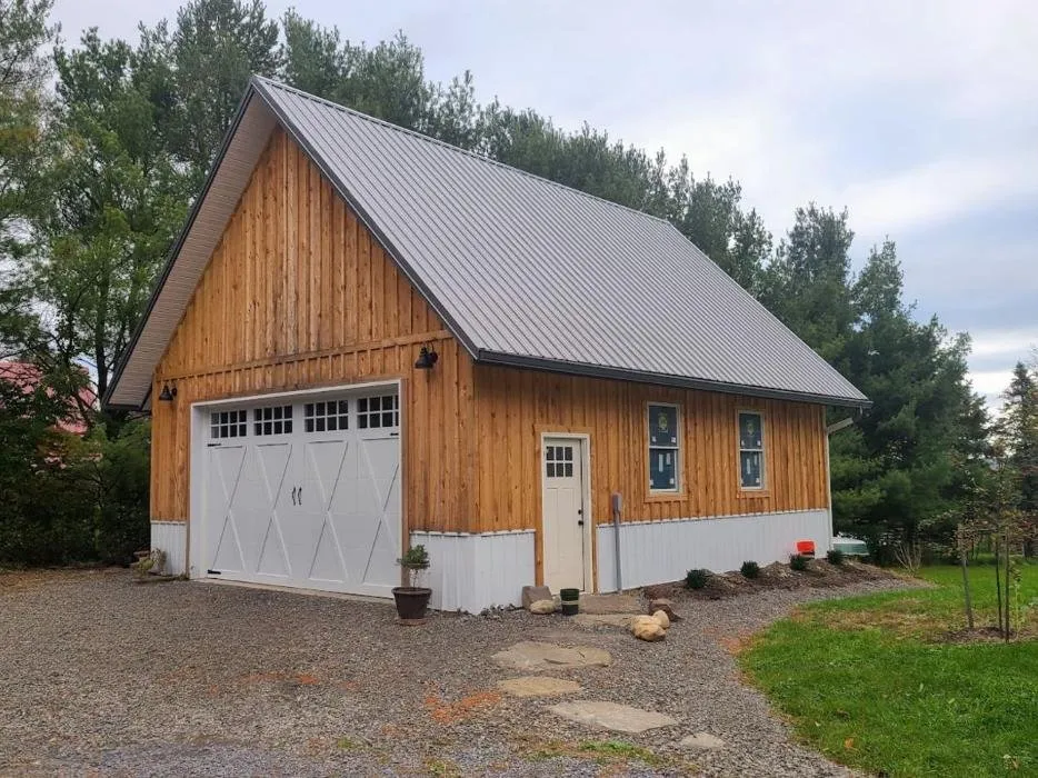 Slide of Peachey Builders