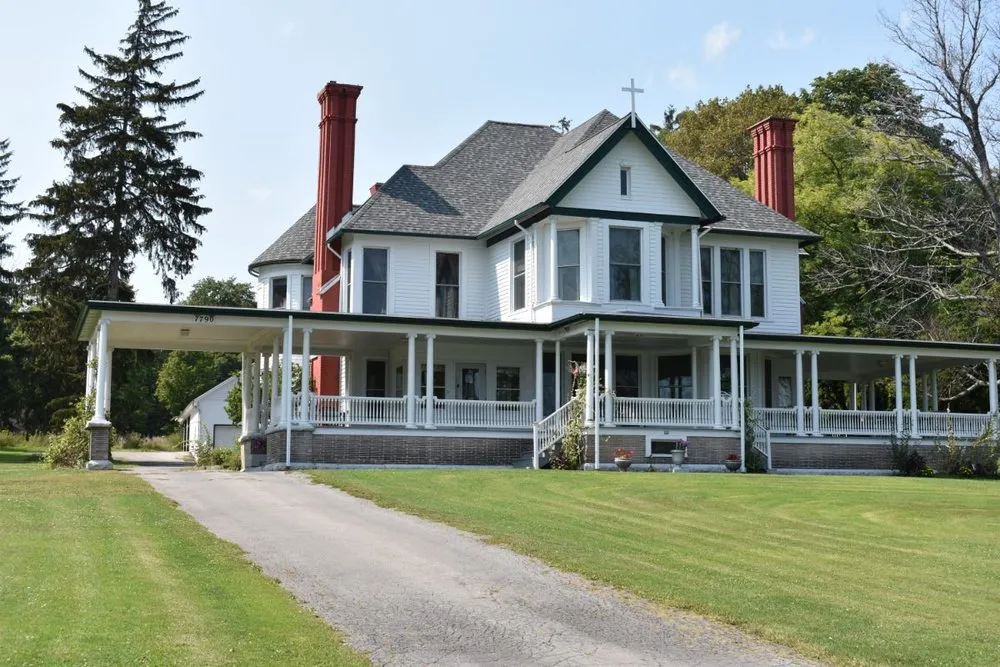 Slide of Peachey Builders