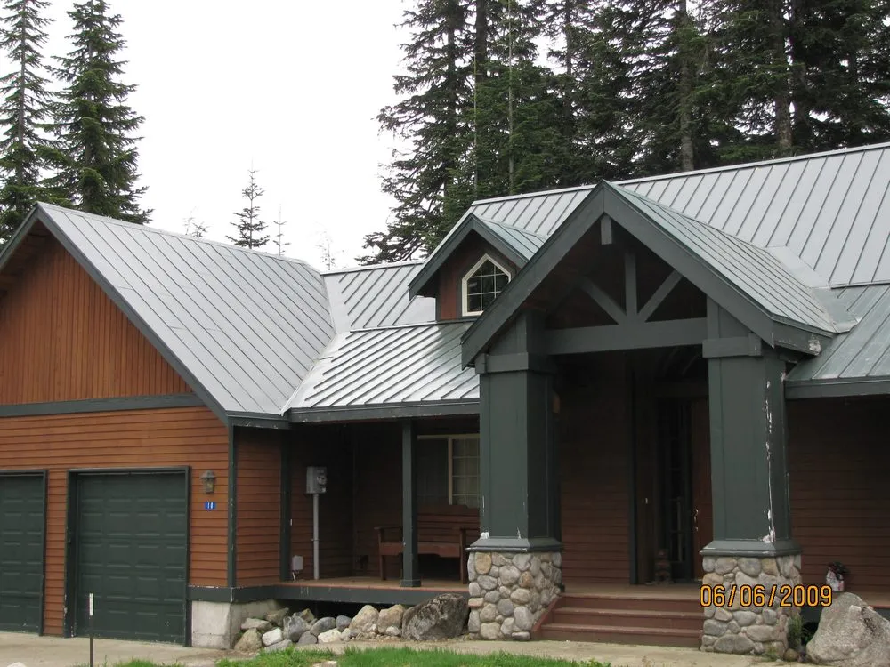 Local flat roof repair in Snoqualmie Pass, WA - Peak Construction Services