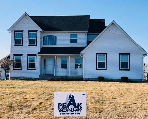 Top-rated roof installation in Woolwich Township, NJ by Peak Roofing and Siding