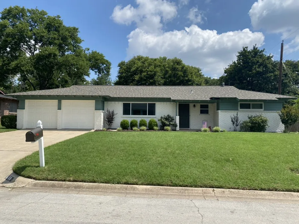 Slide of Peak Roofing DFW