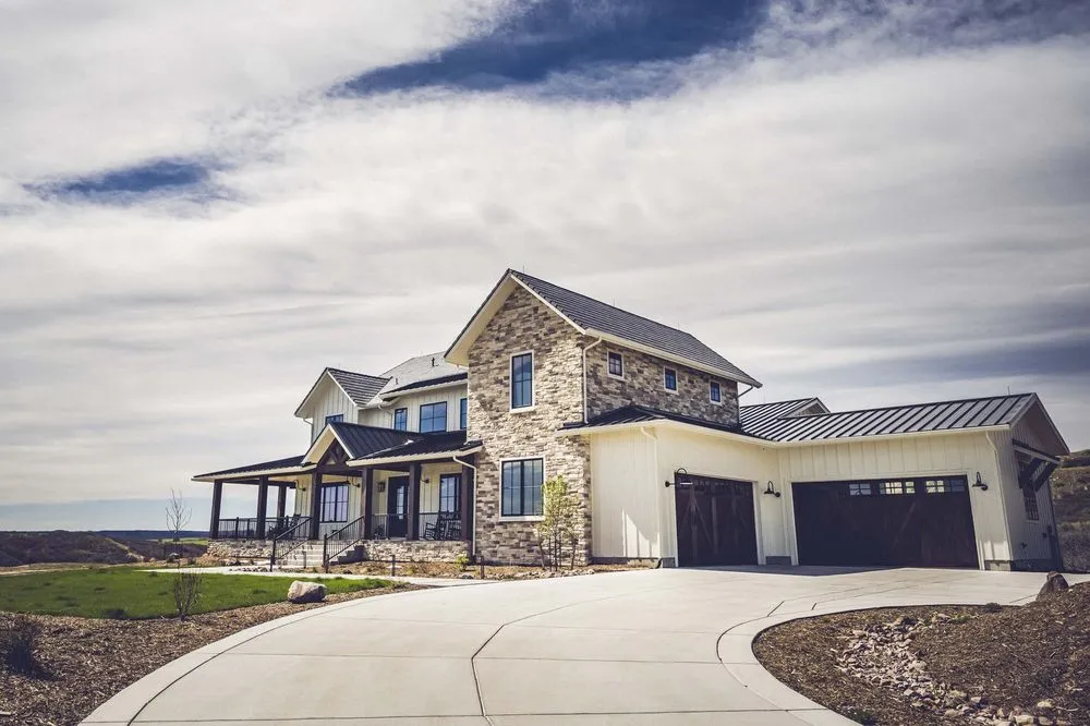 Slide of Peak View Roofing