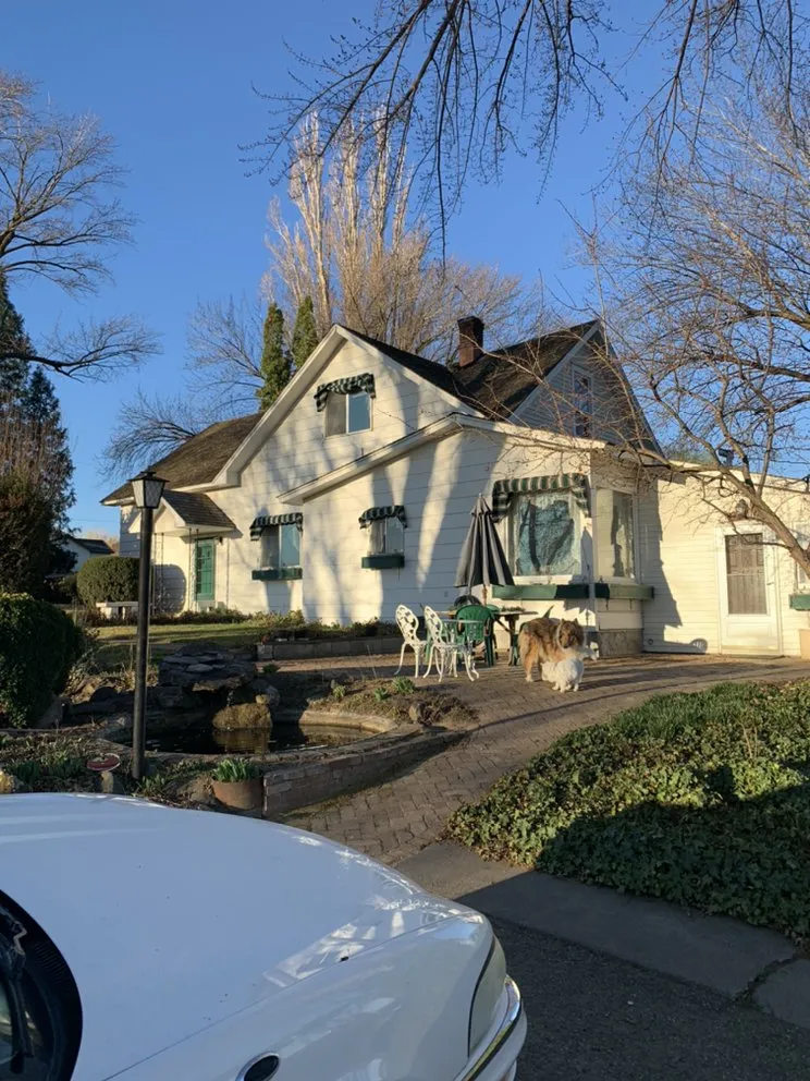 Slide of Peaks and Valley LLC Roofing