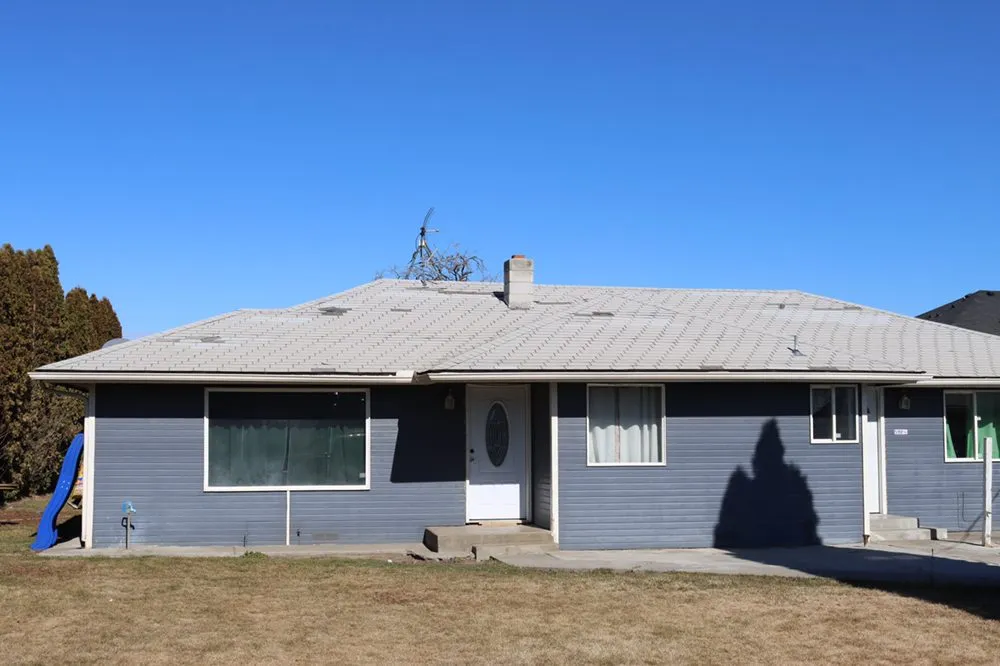 Slide of Peaks and Valley LLC Roofing