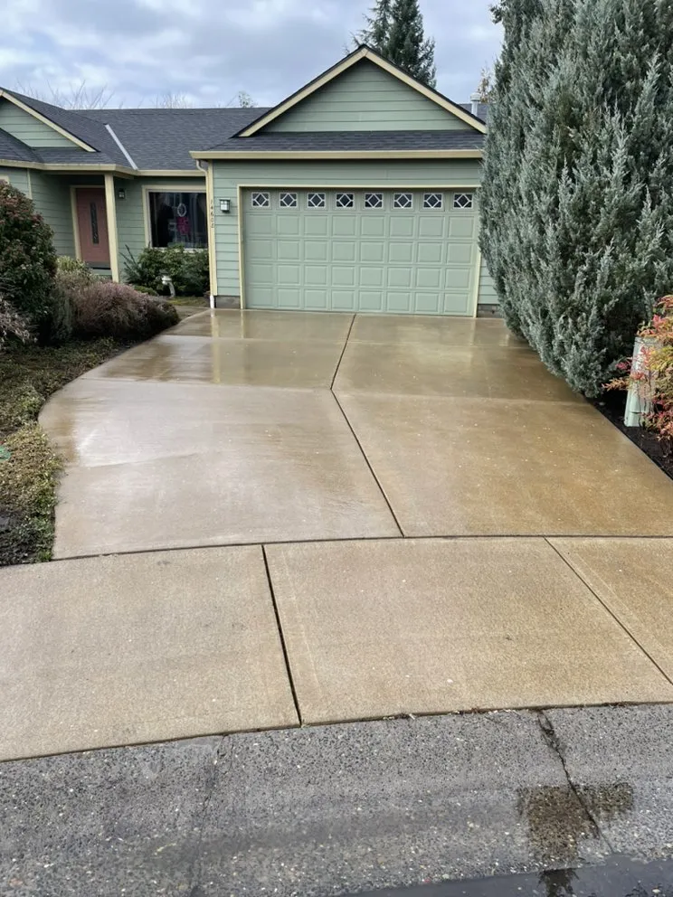 Slide of Peerless Pressure Washing