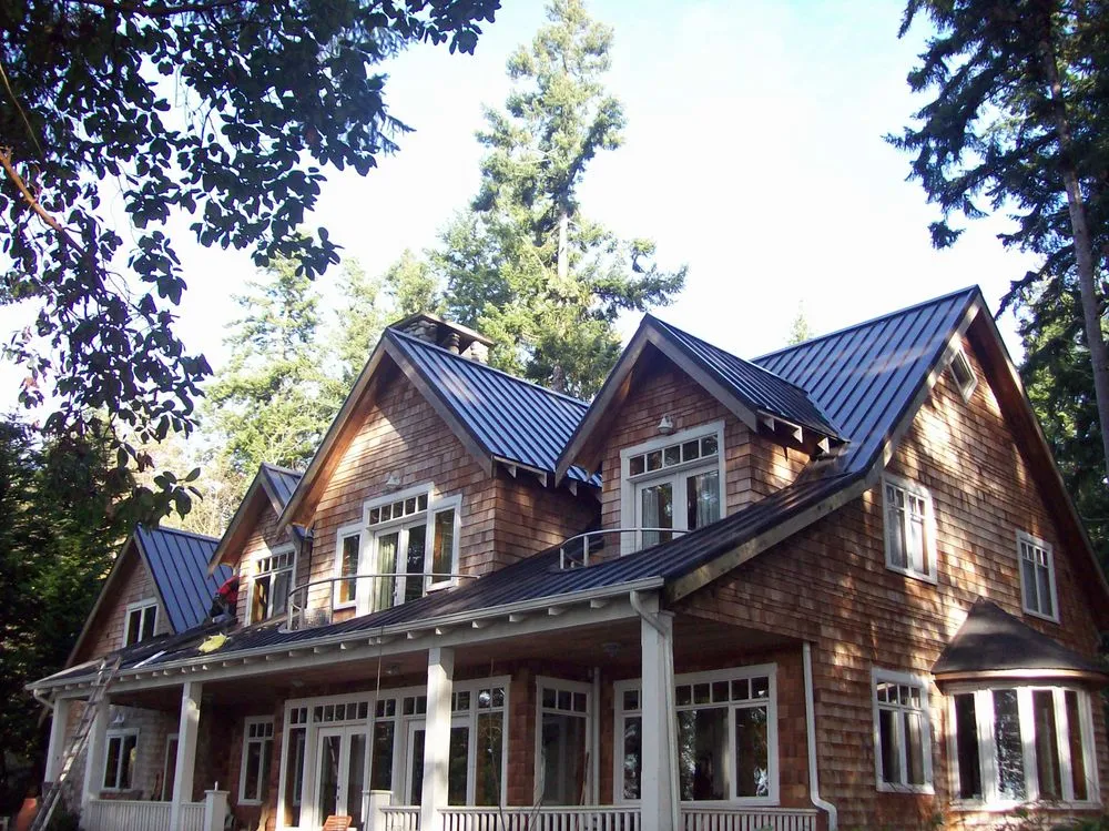 Local shingle roofing service experts serving Olalla, WA - Peninsula Roofing