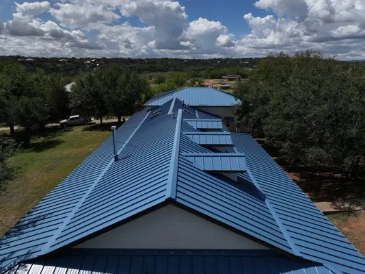 Perennial Roofing Logo