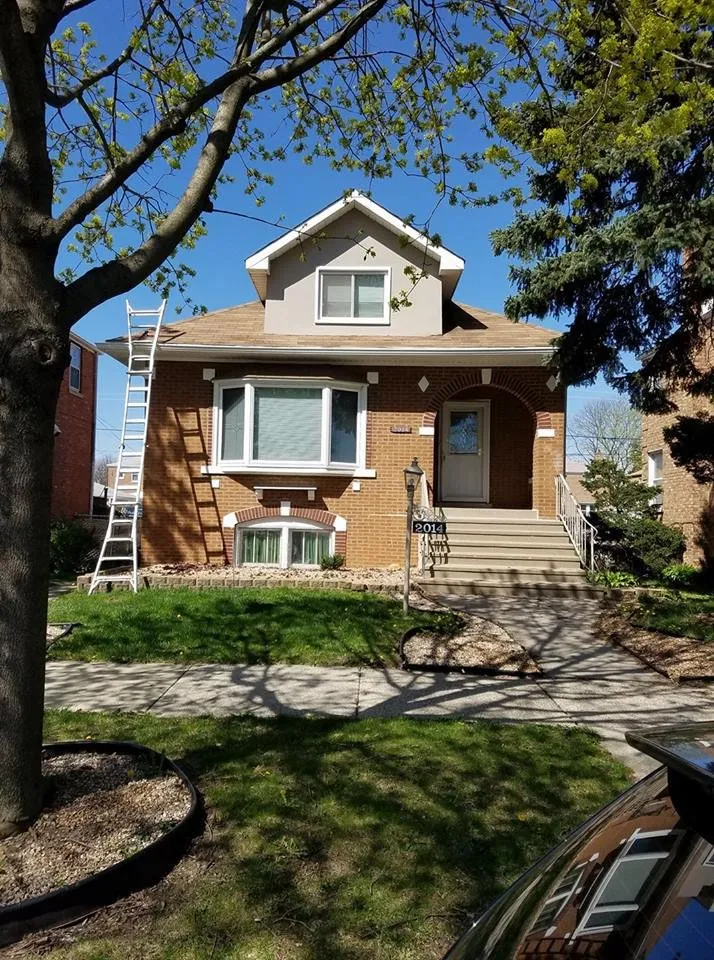 Slide of Perfect 10 Exteriors