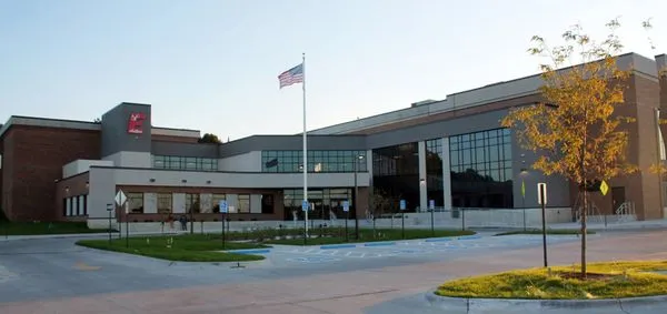 Performance Roofing Logo