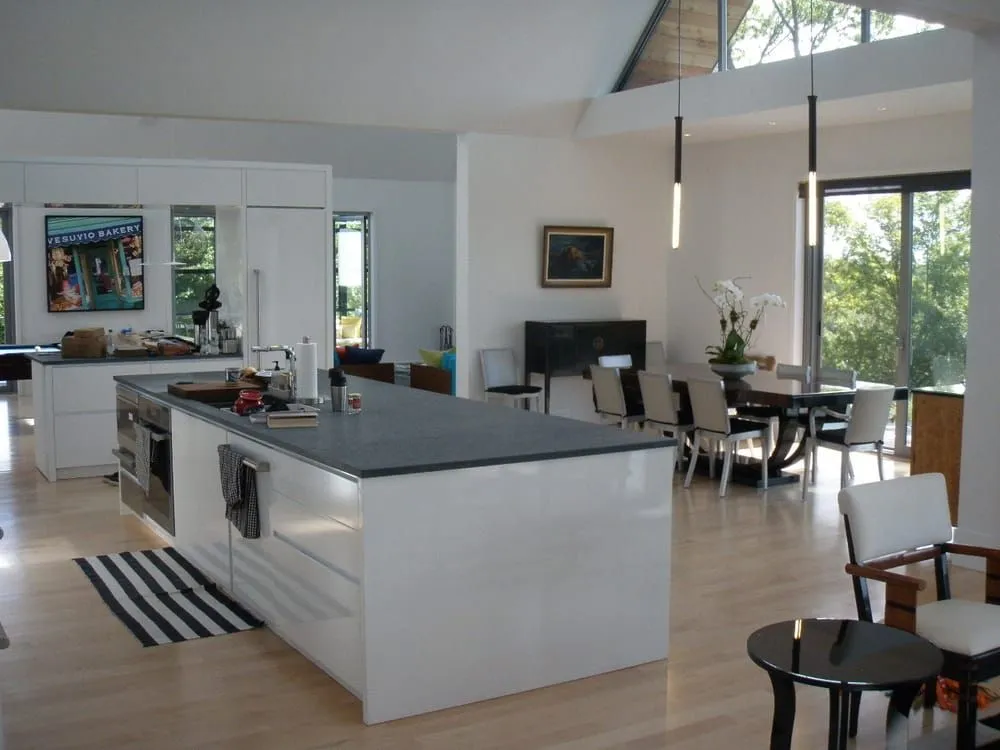 Slide of Perri Logan Group