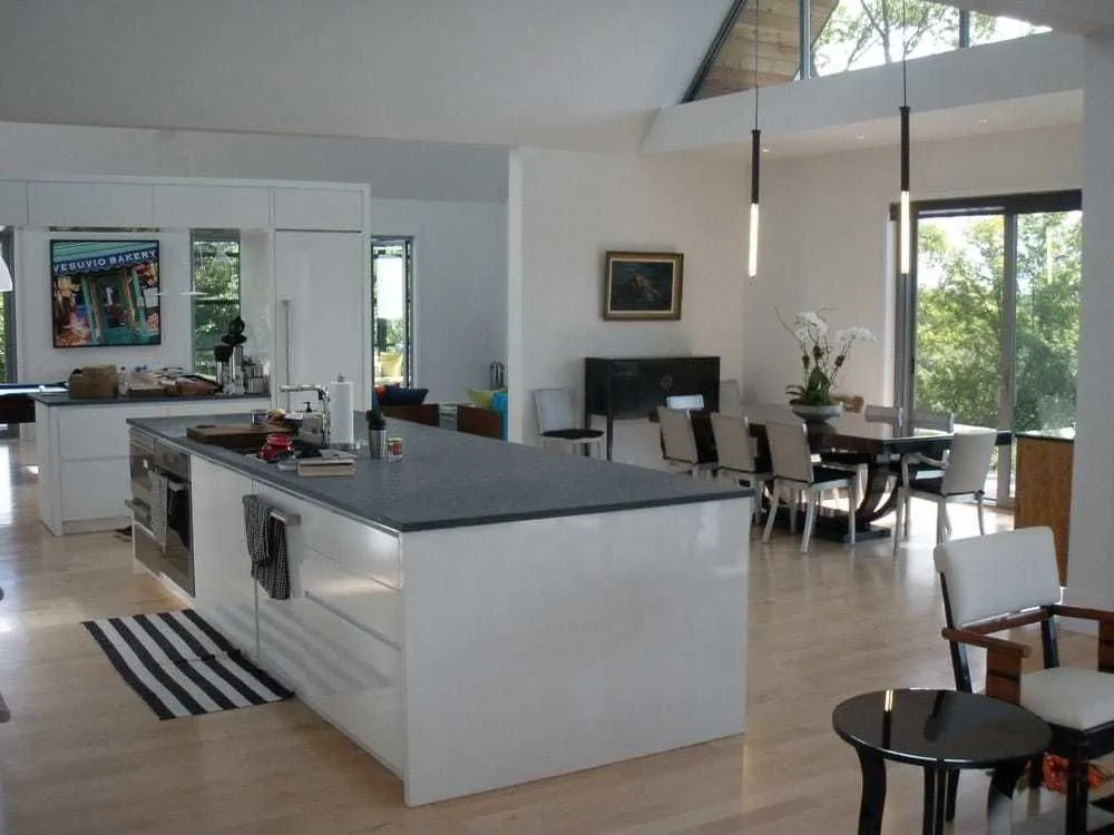 Slide of Perri Logan Group