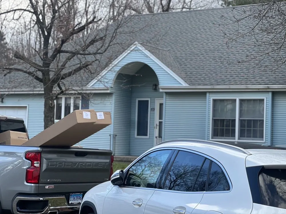 Slide of Pesantez Roofing