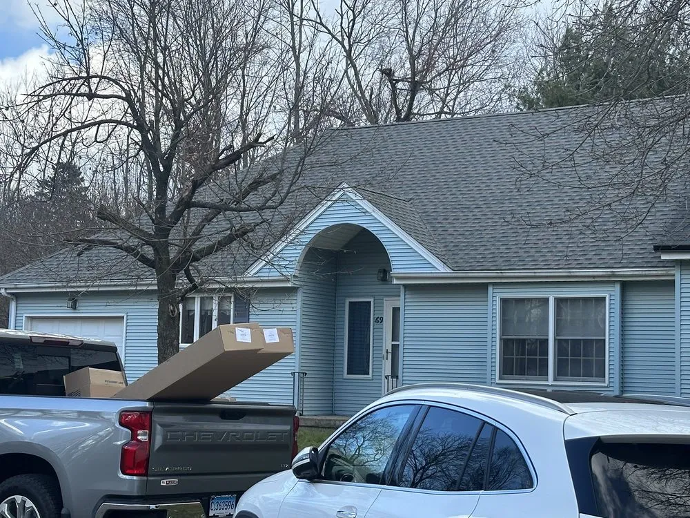 Slide of Pesantez Roofing