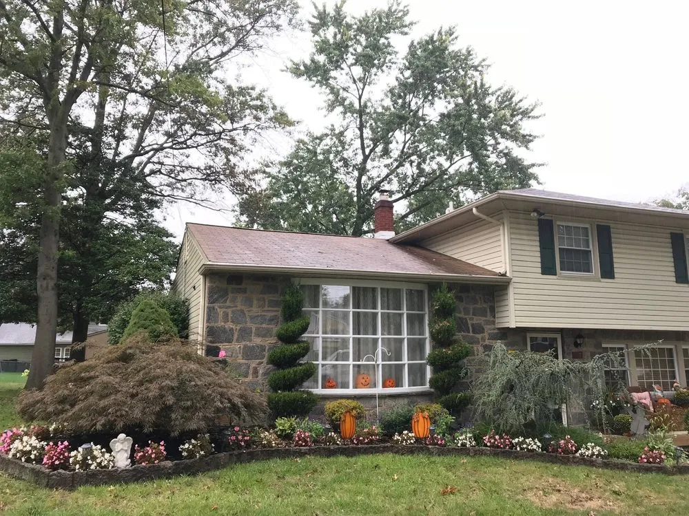 Slide of Pete's Roofing and Son