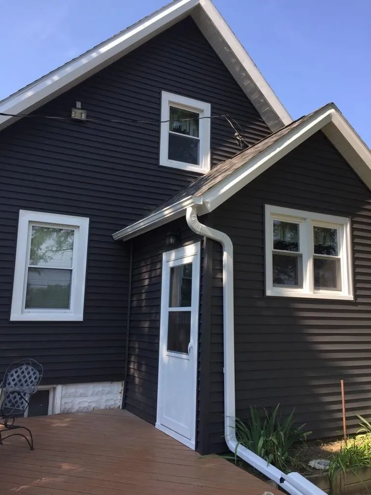 Top-rated shingle roofing service experts serving Runnells, IA - Pettiecord Restoration