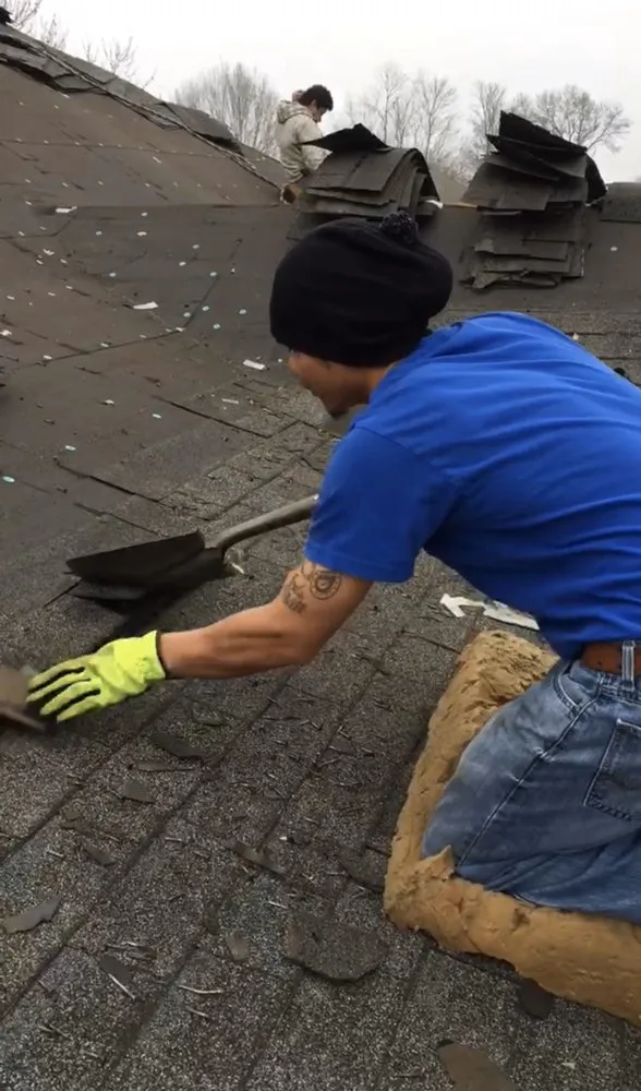 Slide of PhanY Roofing