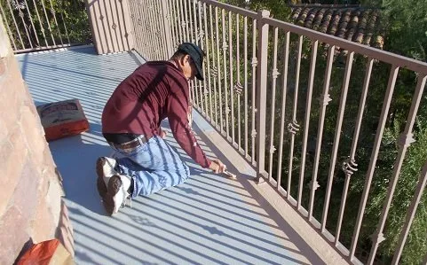 Slide of Phillips Roofing