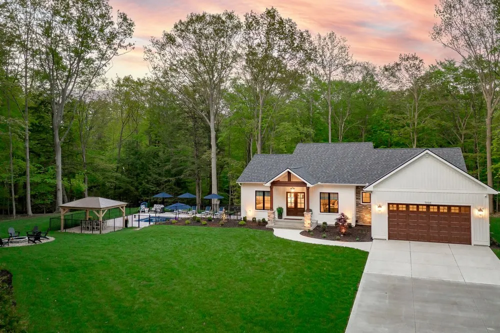 Slide of Pine Creek Construction Inc