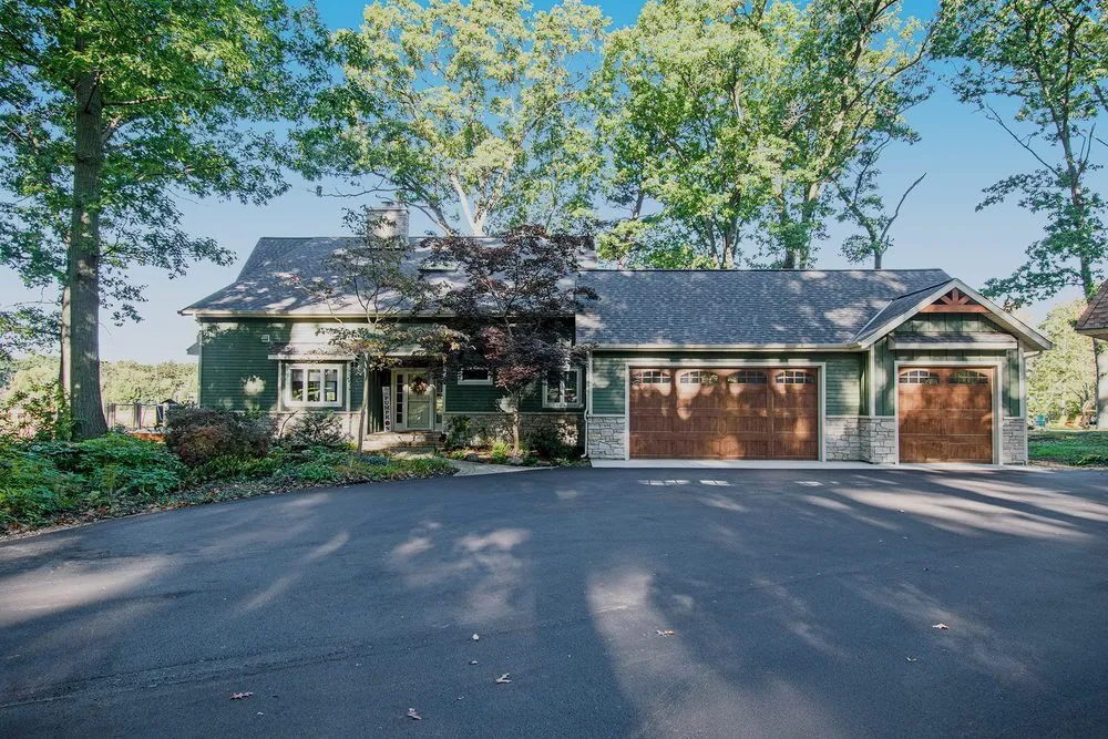 Slide of Pine Creek Construction Inc