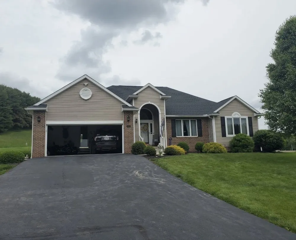 Slide of Pine Ridge Roofing