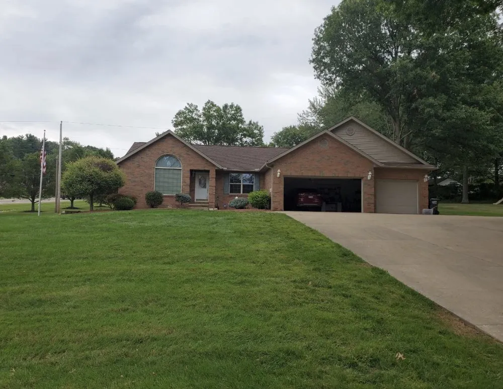 Slide of Pine Ridge Roofing