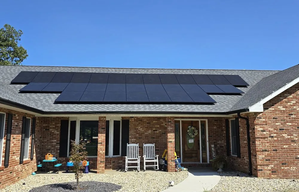 Licensed roof replacement experts serving St Charles, MO - Pineapple Roofing