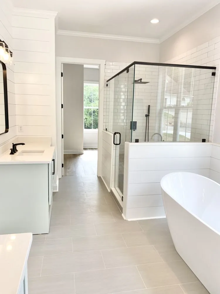 Slide of Pinewood Construction Group