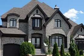 Pink House Roofing & Repair Logo