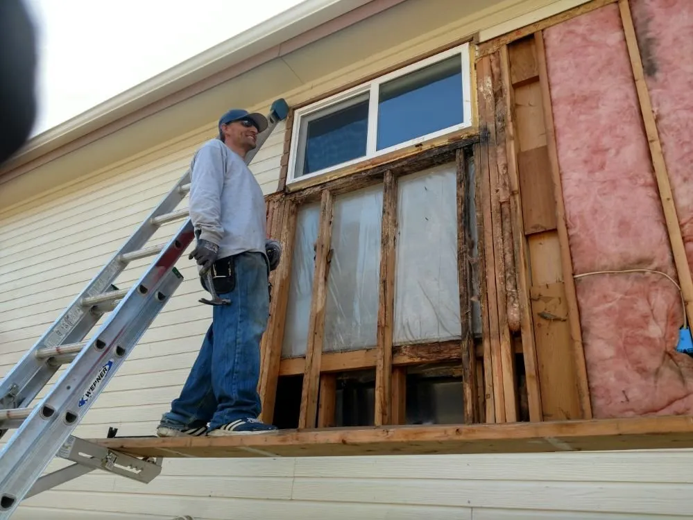 Slide of Pinnacle Home Exteriors