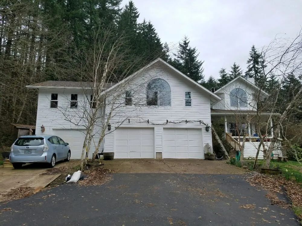 Slide of Pinnacle Roofing & Construction