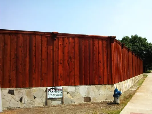 Pioneer Exteriors, LLC Logo