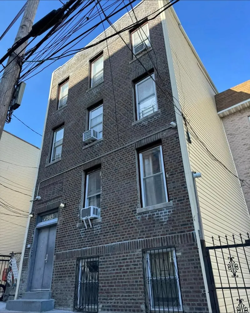 Slide of Pioneer Restoration Corp