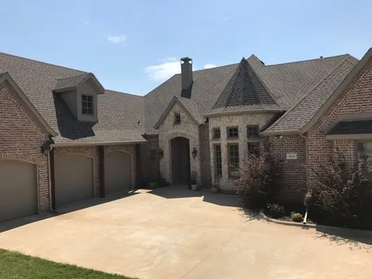 Plantara Roofing and Construction Logo