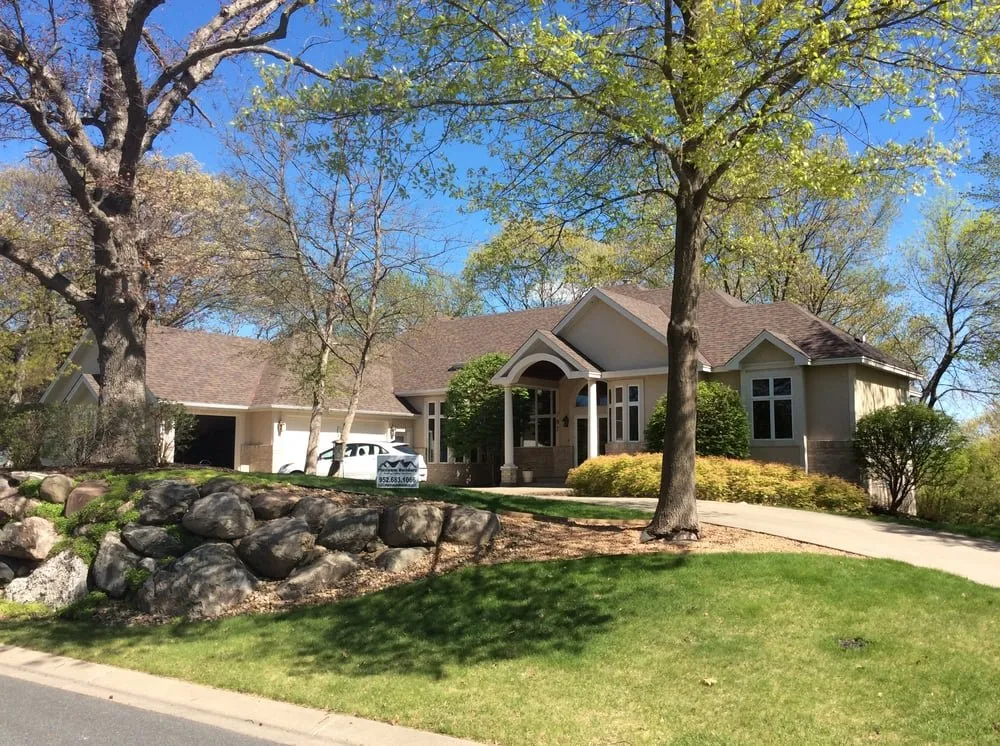 Slide of Platinum Builders