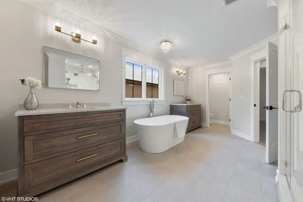 Platinum Builders Logo