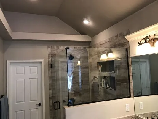 Platinum Roofing & Construction Logo